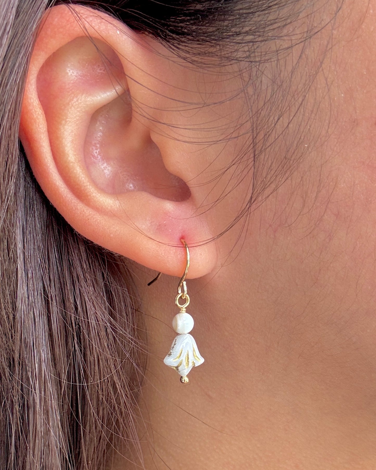 Elea Pearl Earrings