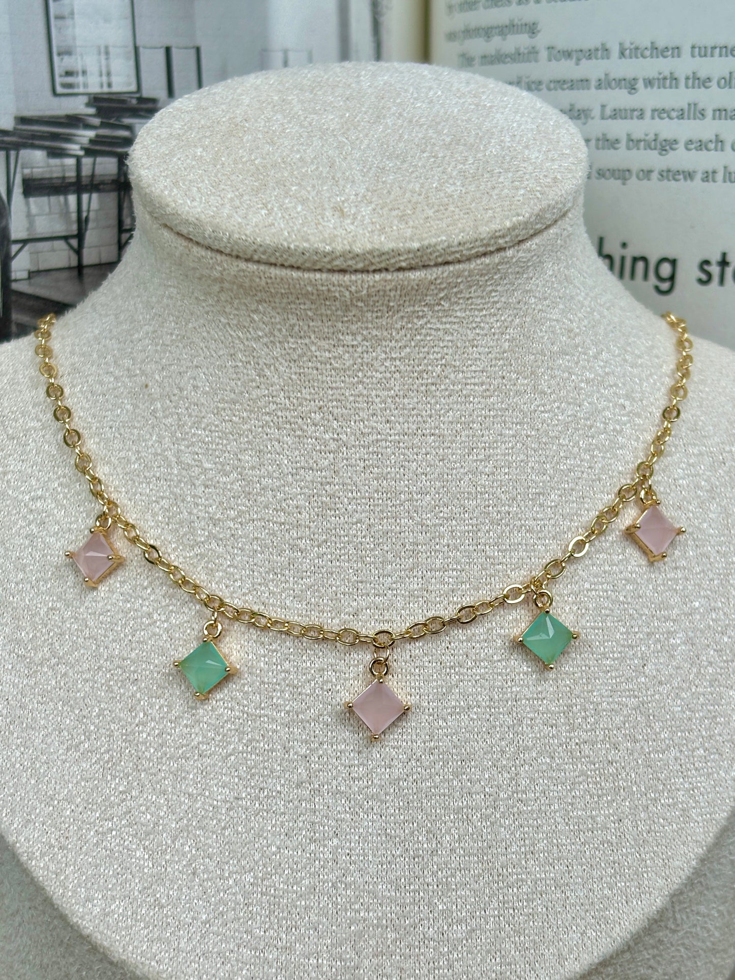 POLLY Choker Necklace