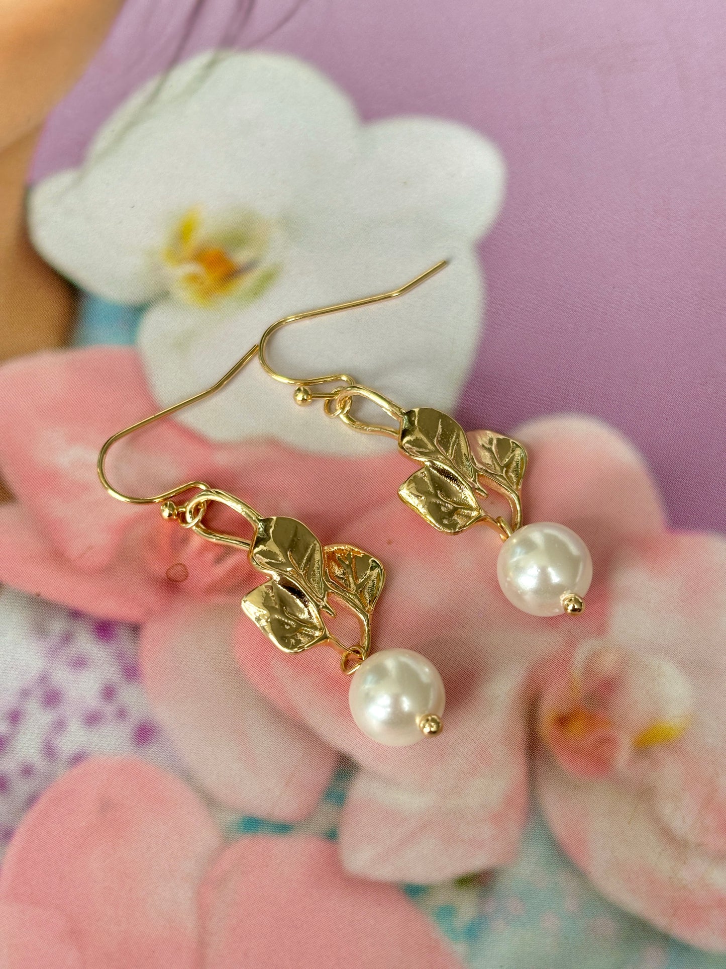 FOLLA Leafy Earrings