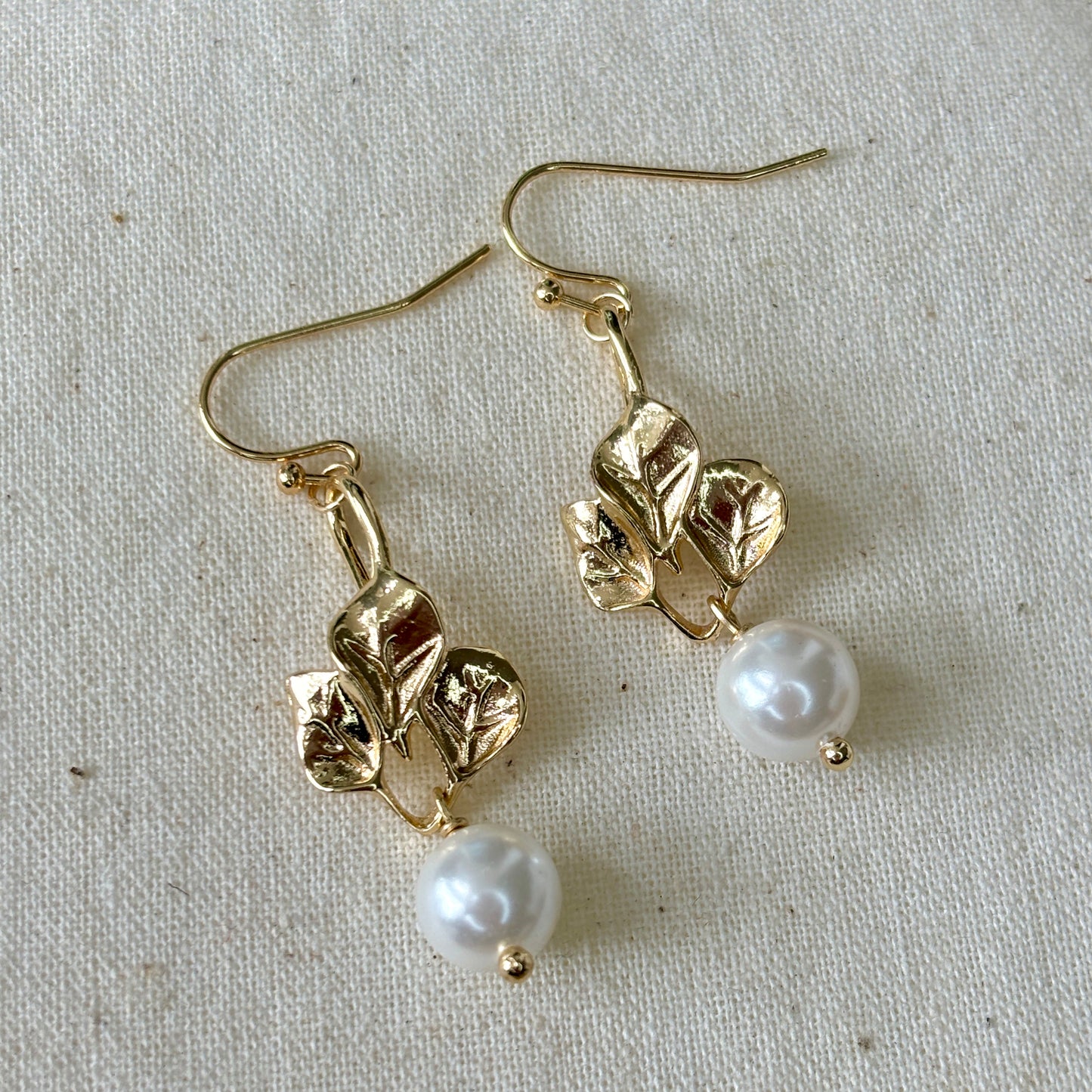 FOLLA Leafy Earrings