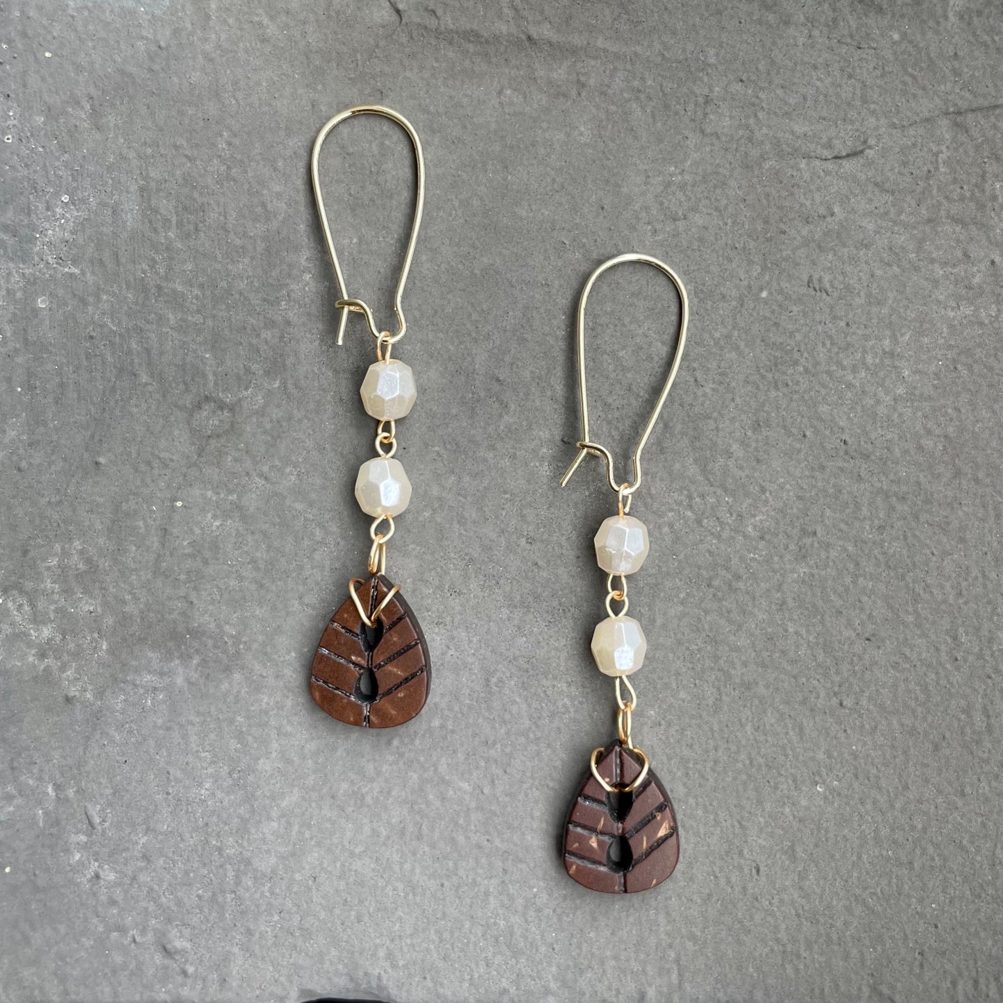 FEUILLE Repurposed Button Earrings