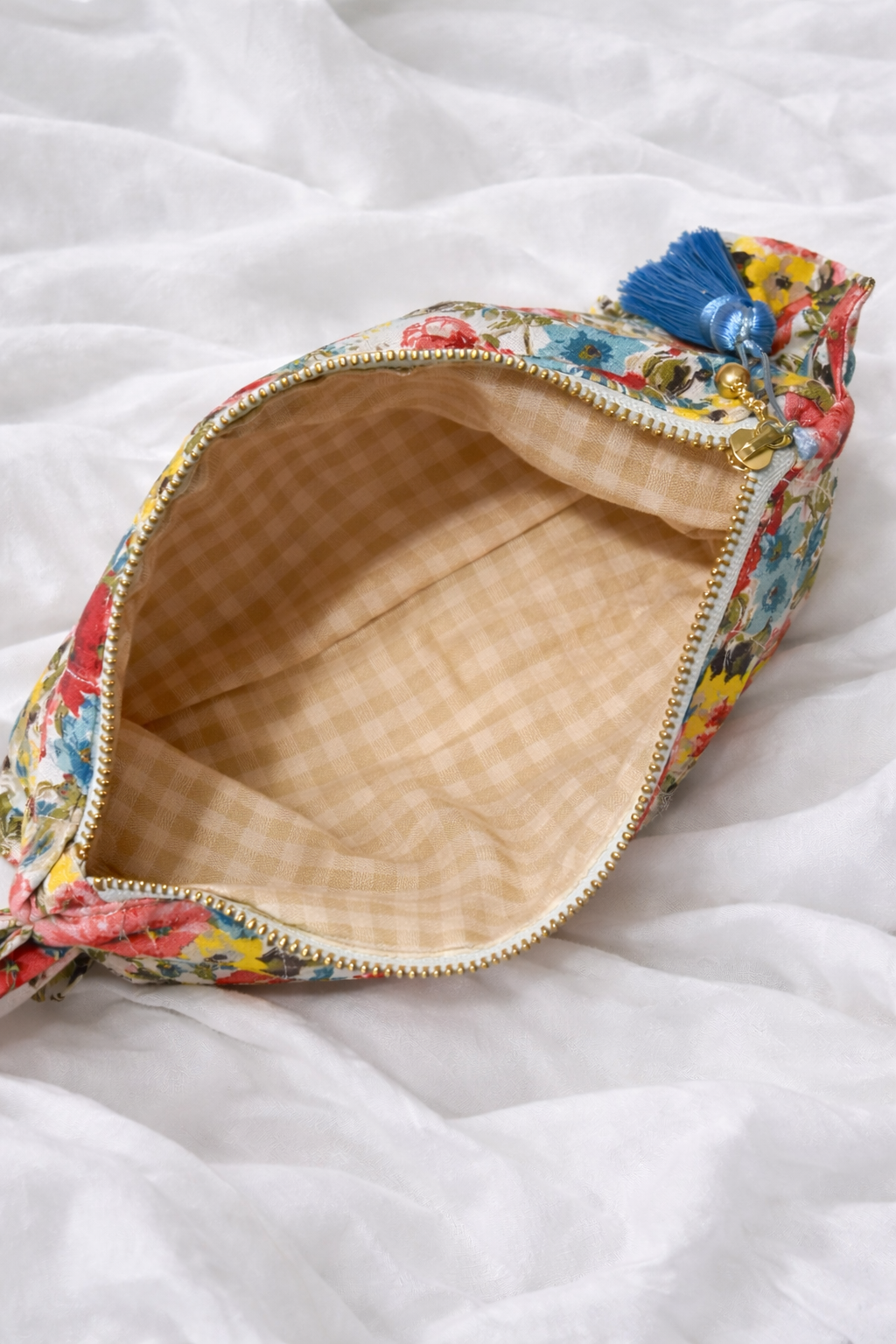 Blaire Frilly Pouch - Vintage Florals