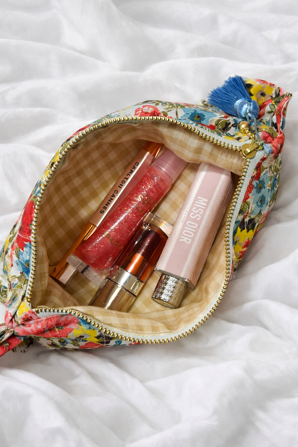 Blaire Frilly Pouch - Vintage Florals