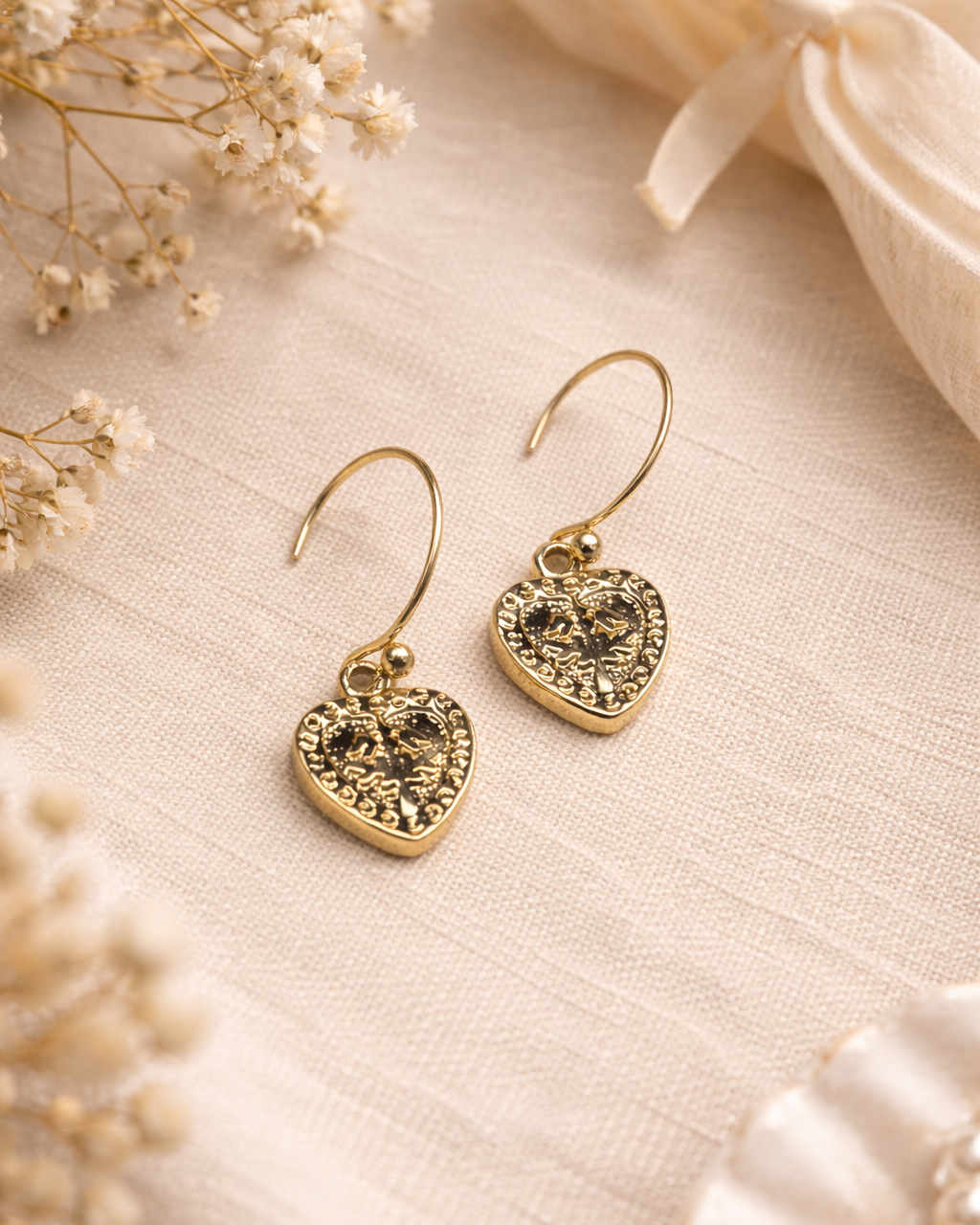 Croia Mini Ear Hoops