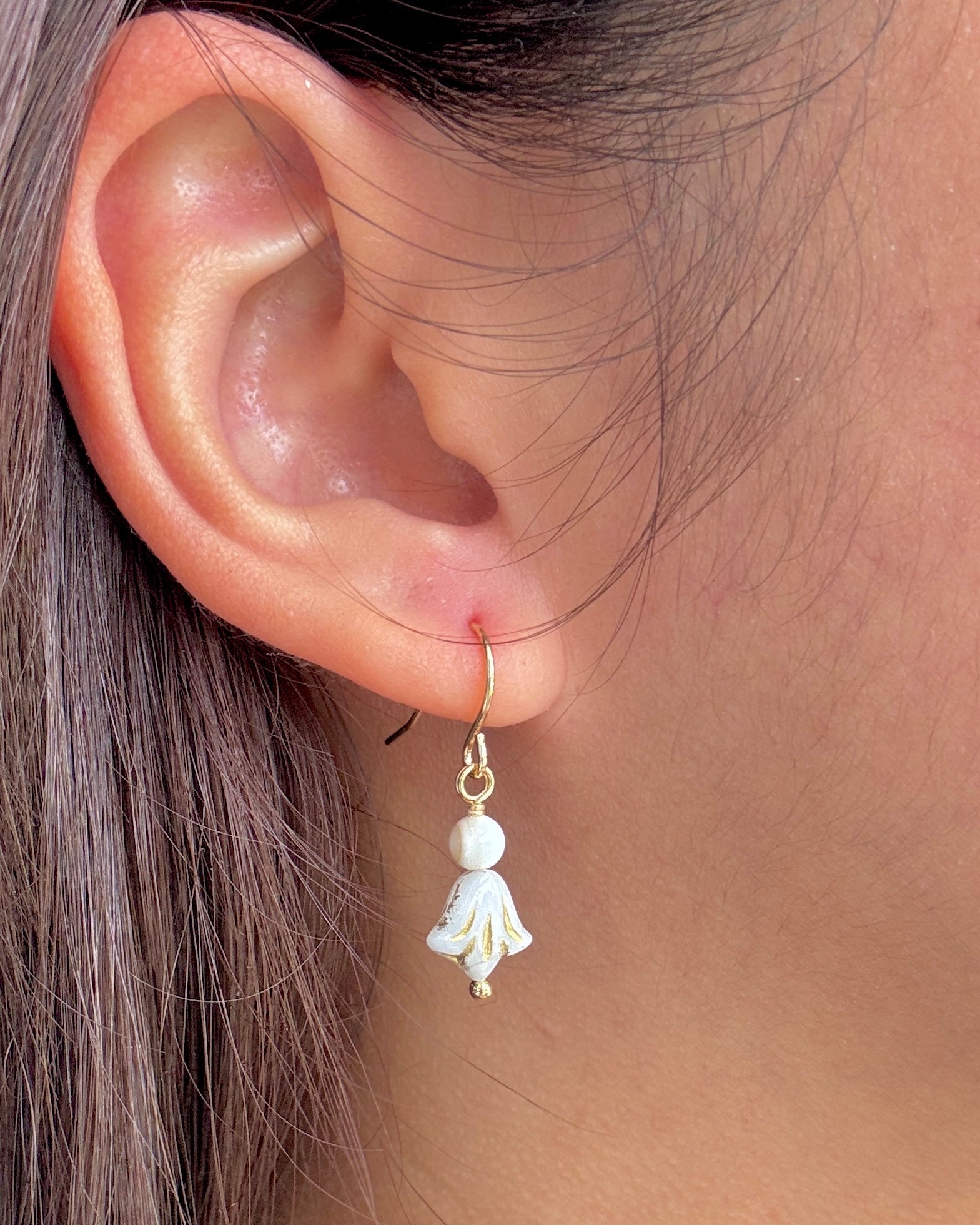 Elea Pearl Earrings