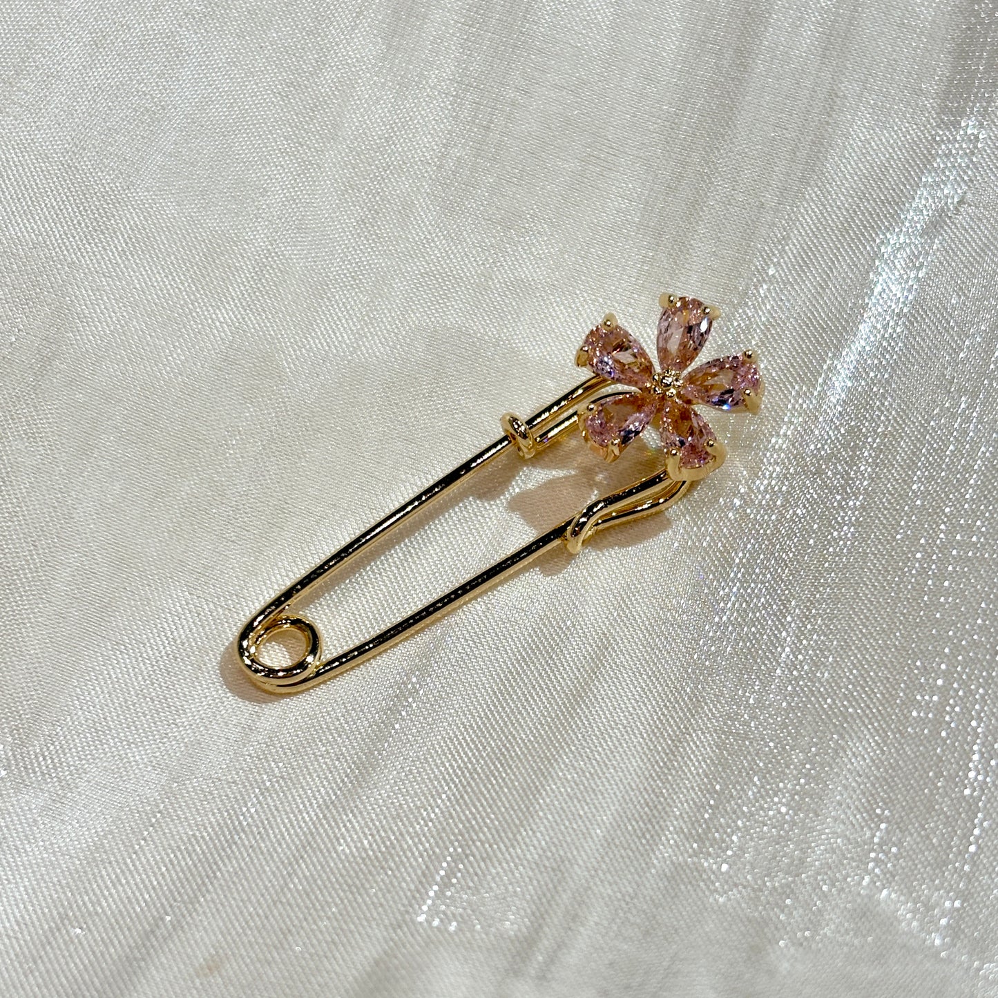 FLEUR Brooch Pin