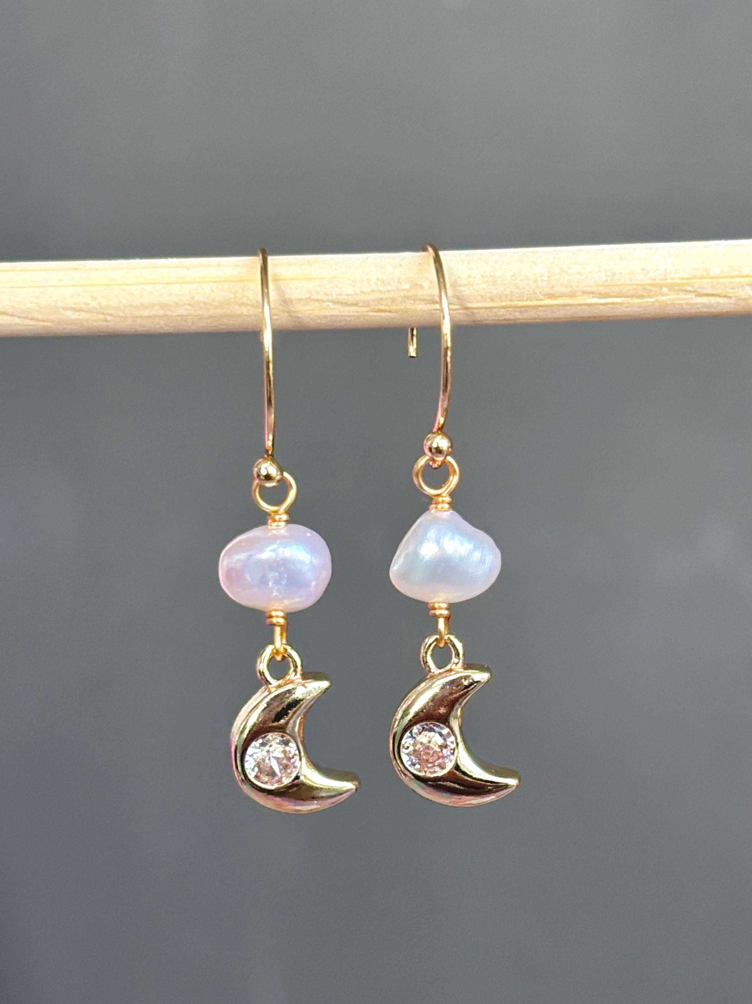 Lula Pearl Earrings