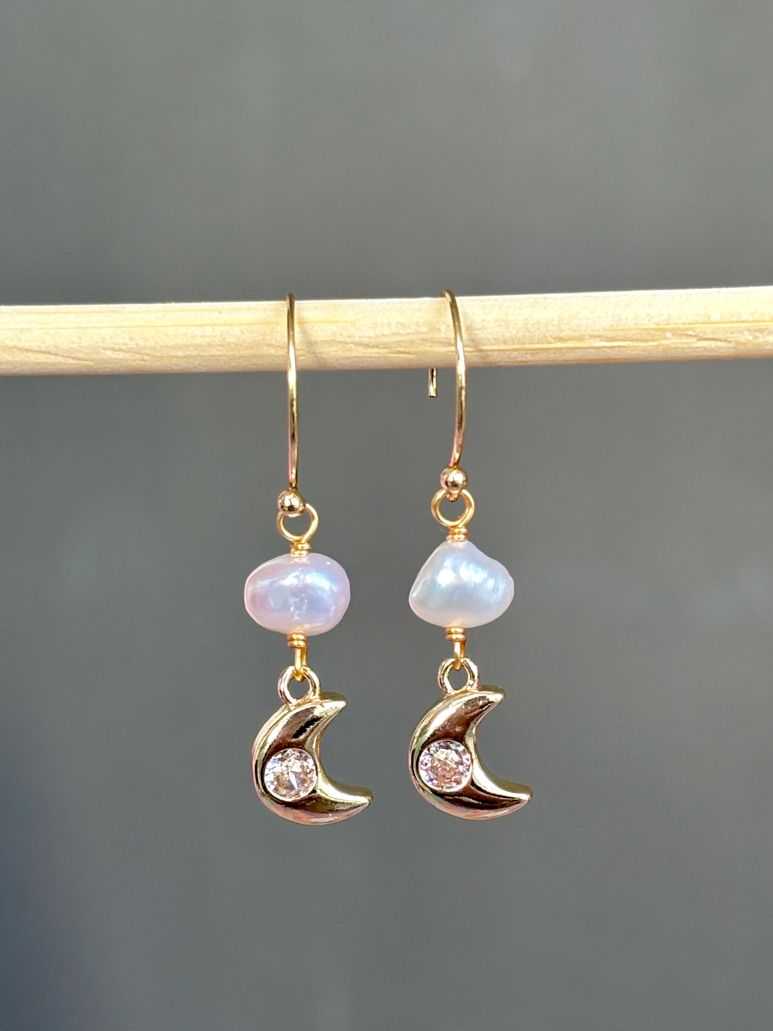Lula Pearl Earrings