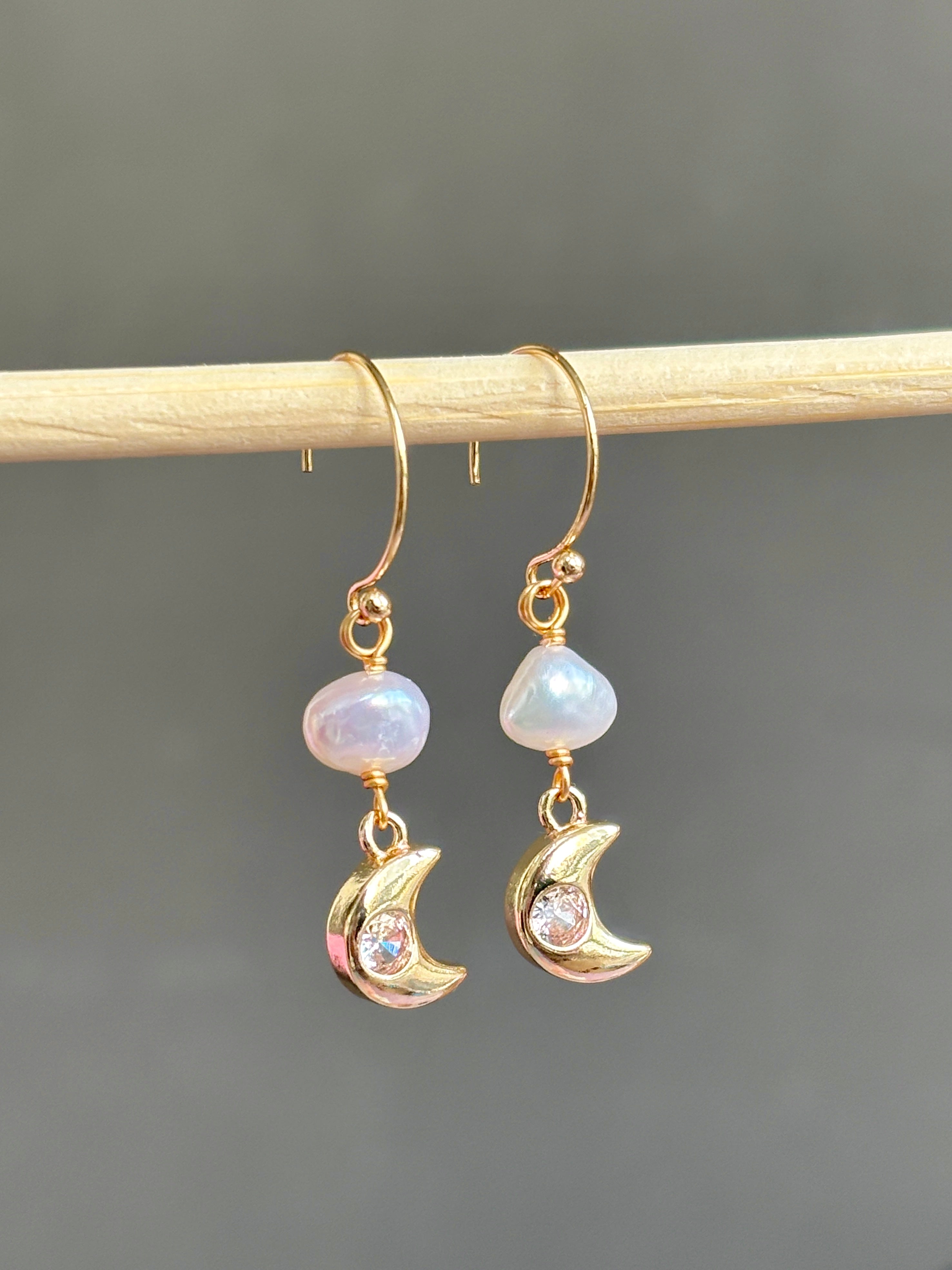 Lula Pearl Earrings