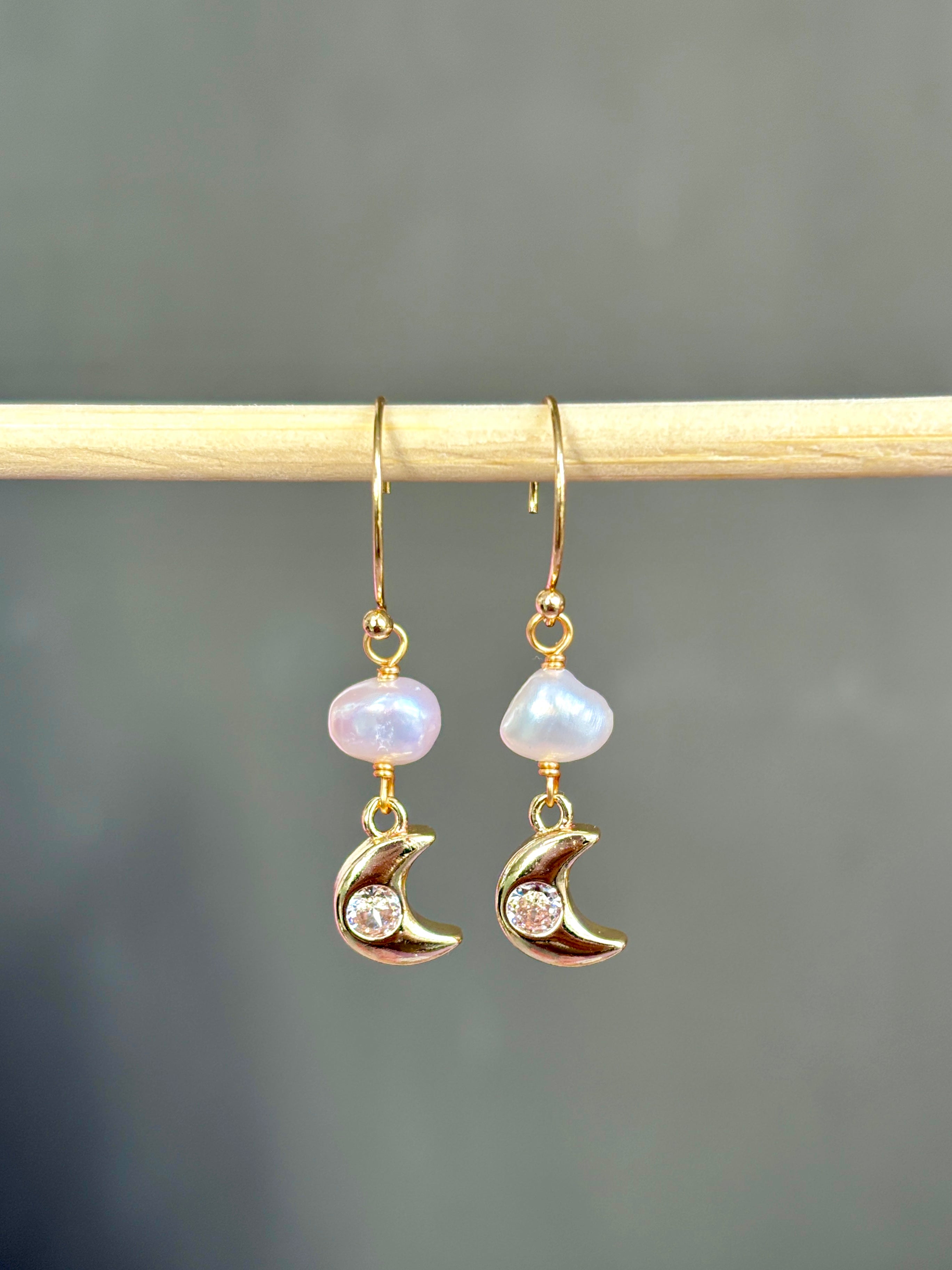 Lula Pearl Earrings