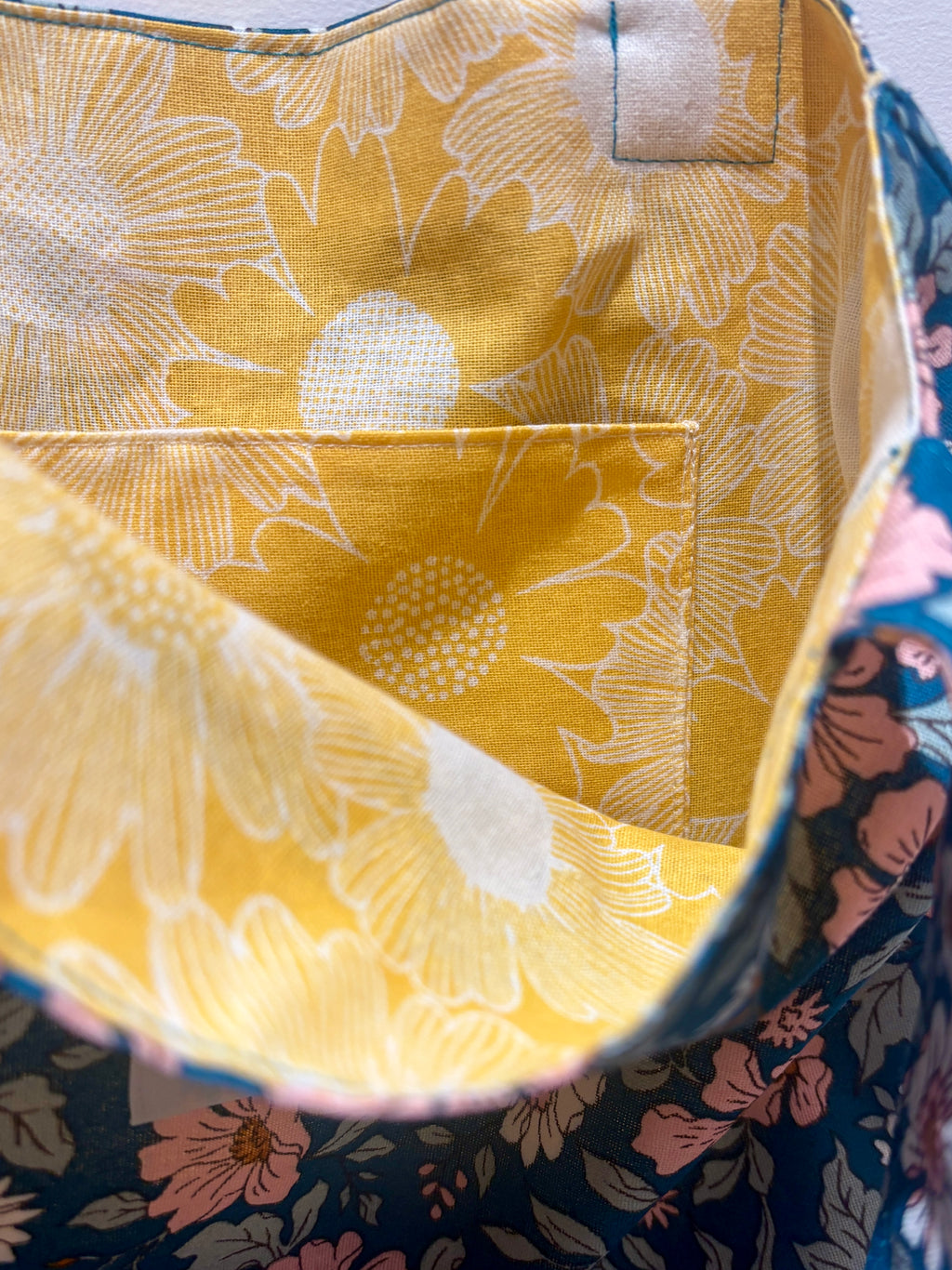 Josie Pocket Tote Bag - Periwinkle Garden