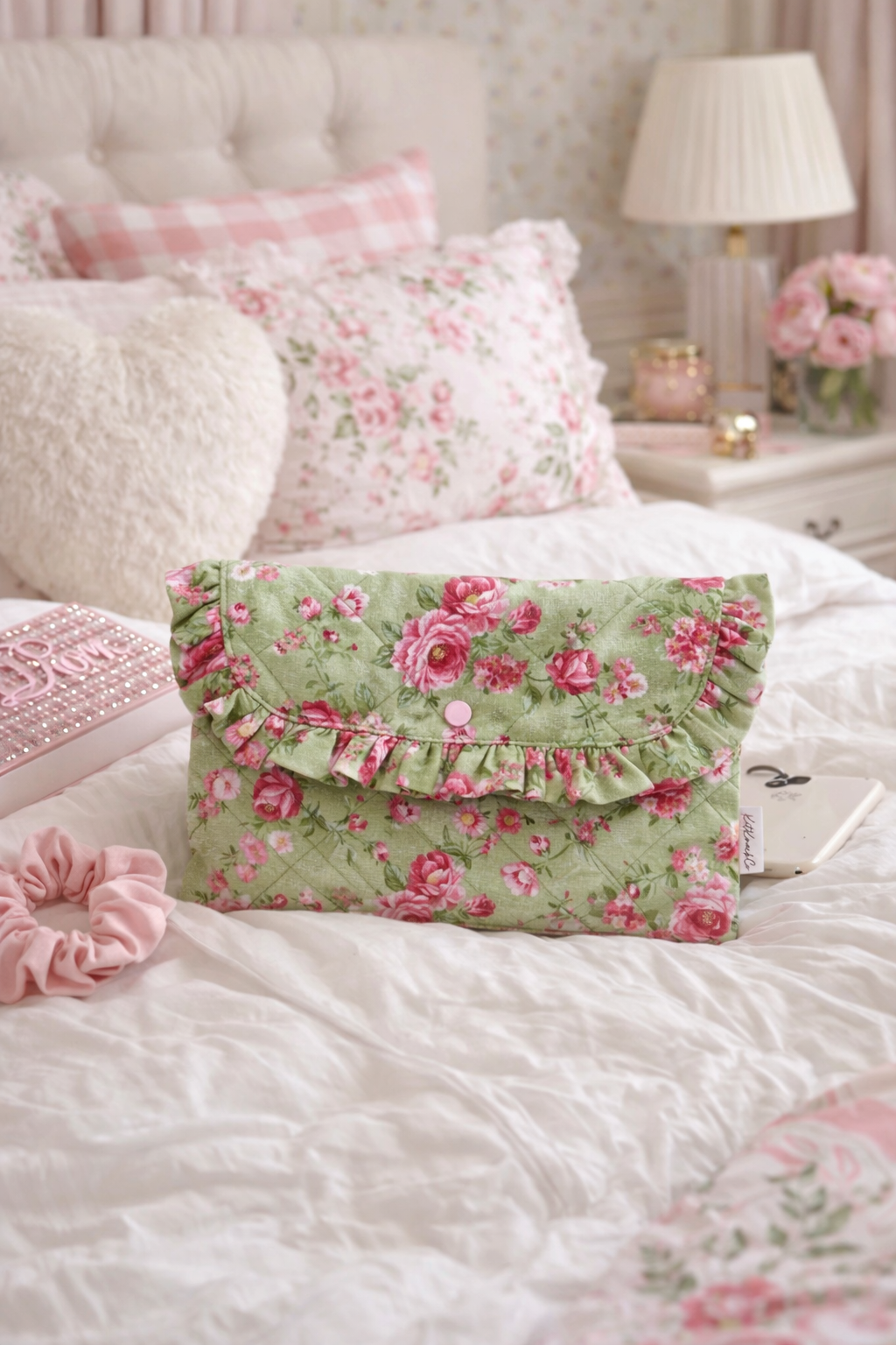 Colette Frilly Button Pouch - Vintage Florals