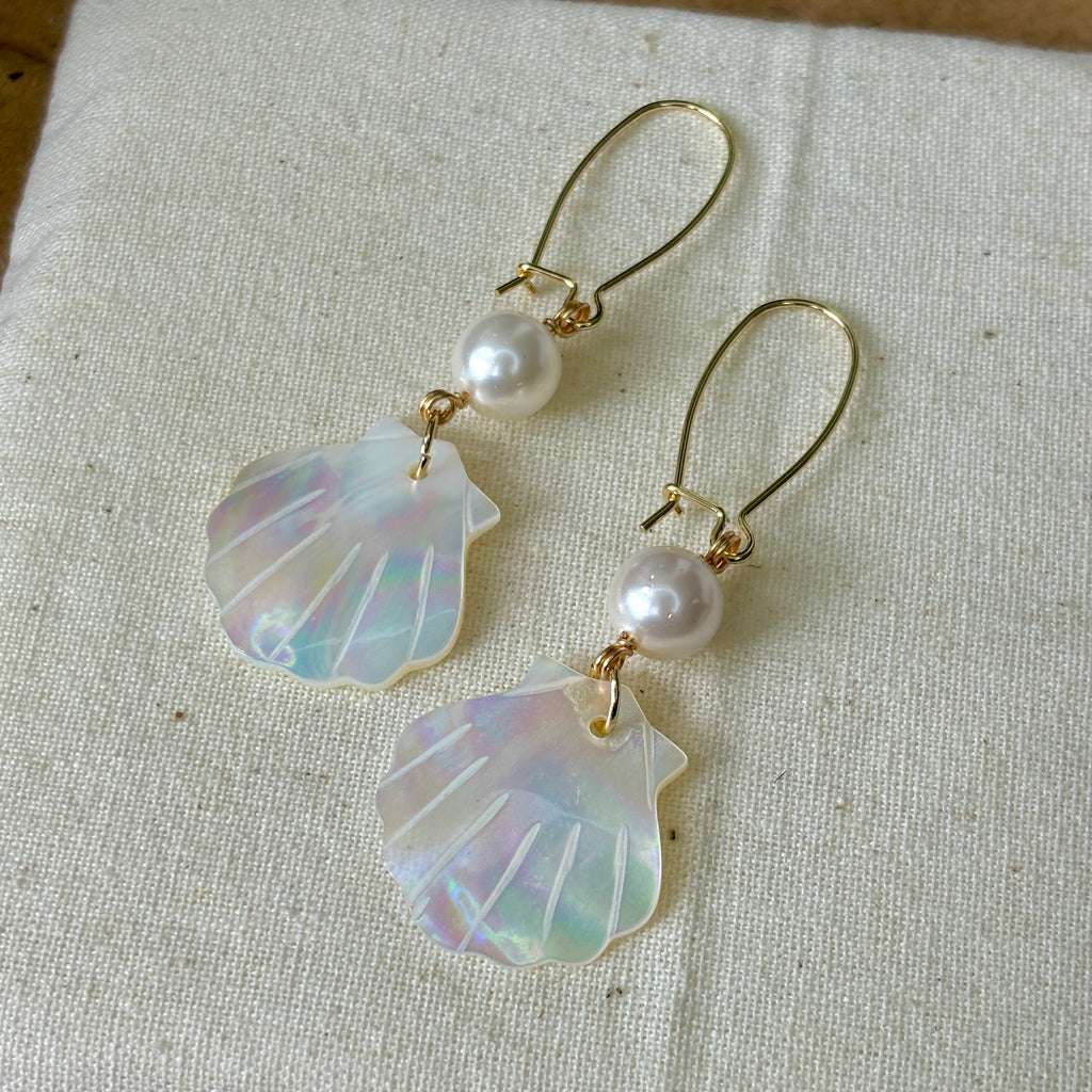 CUNCHA Seashell Earrings