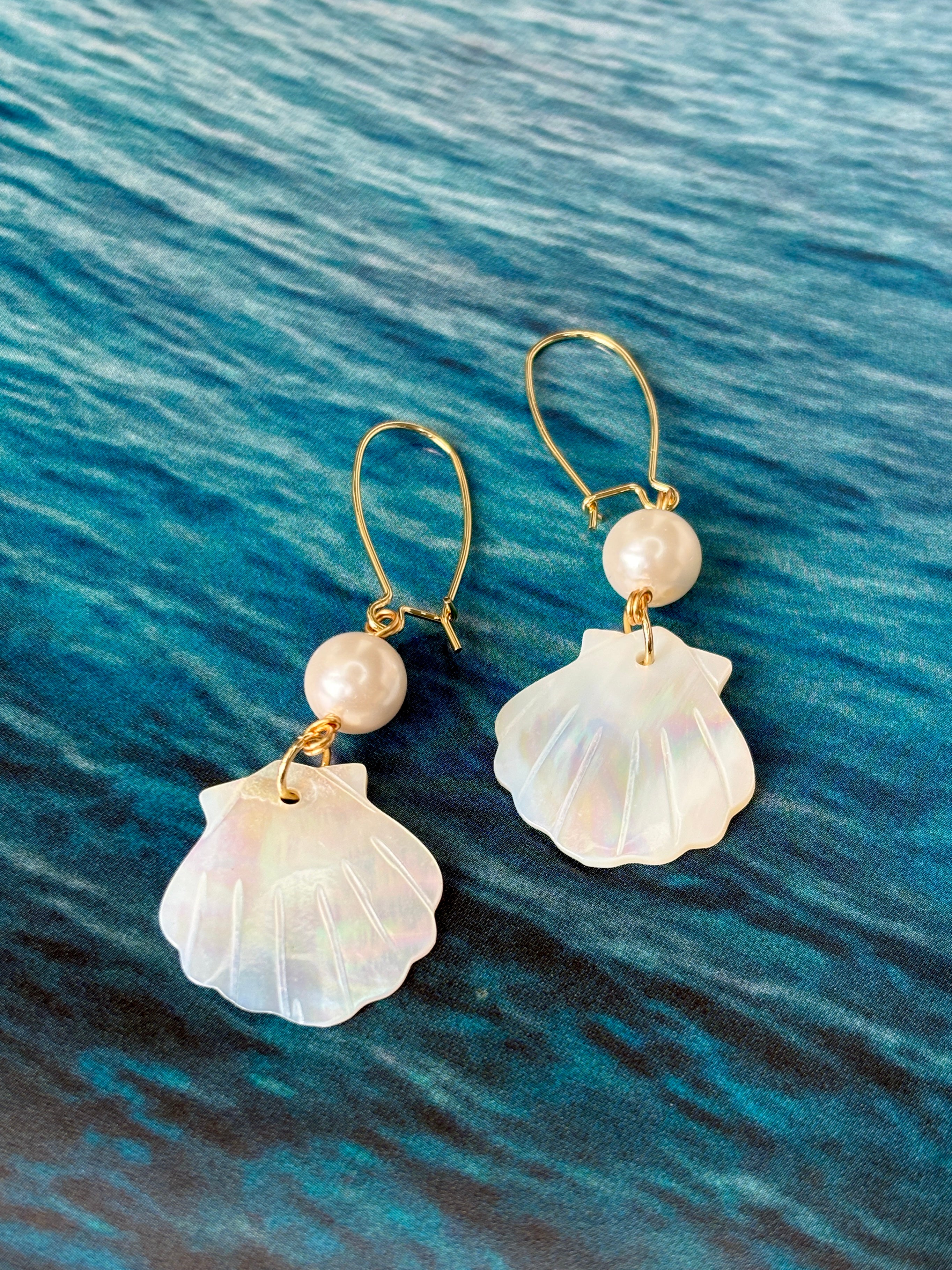 CUNCHA Seashell Earrings