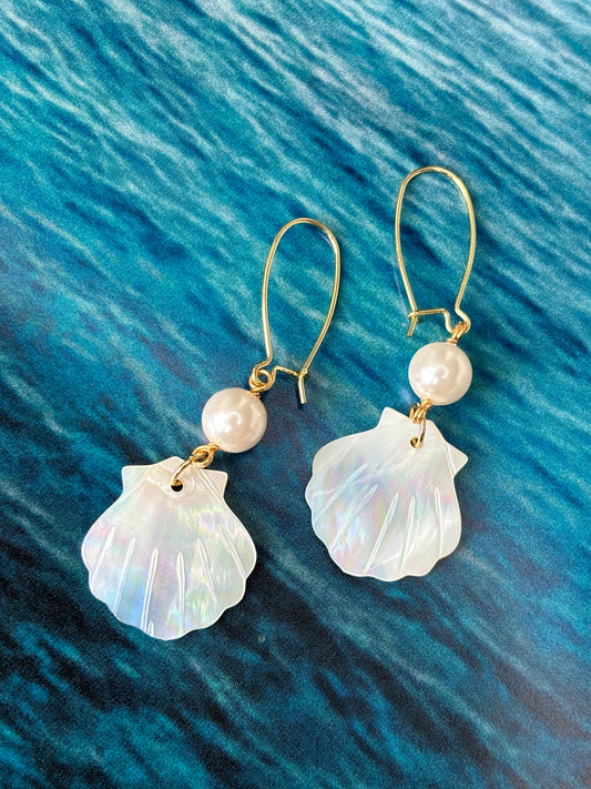 CUNCHA Seashell Earrings