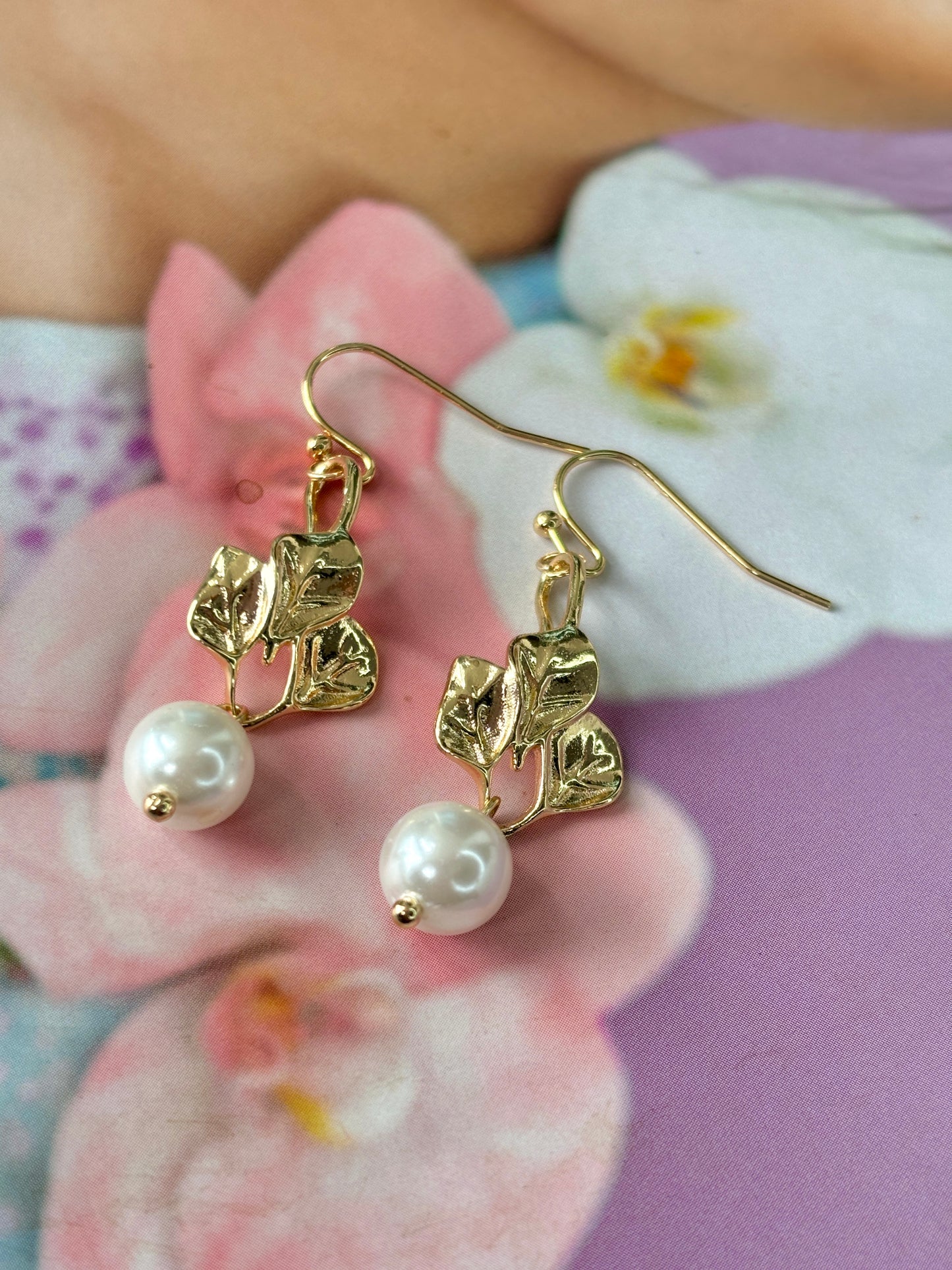 FOLLA Leafy Earrings