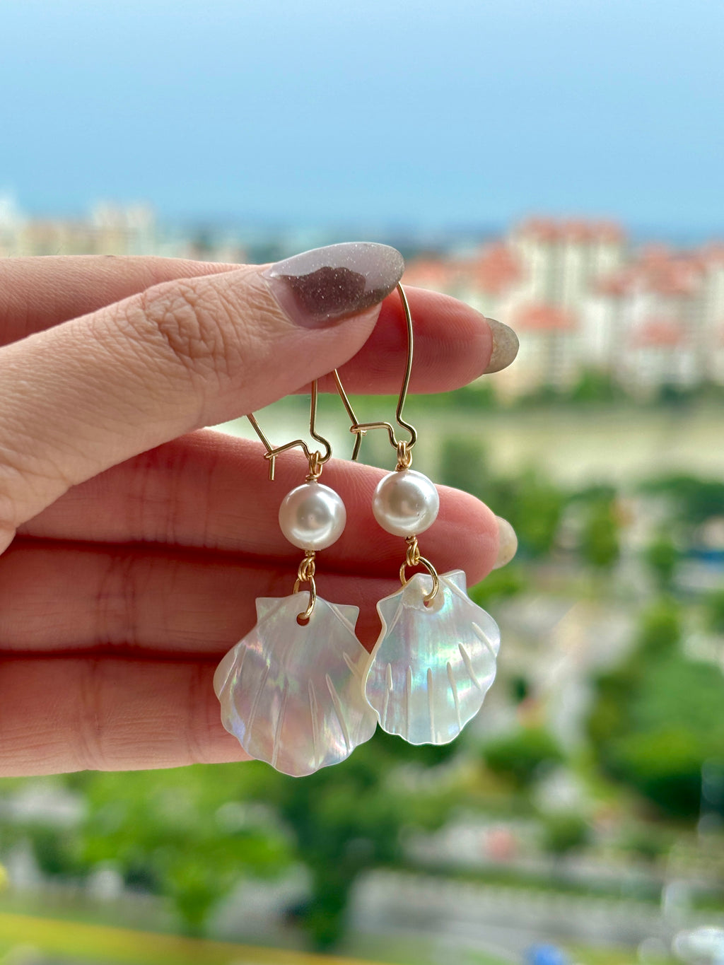 CUNCHA Seashell Earrings