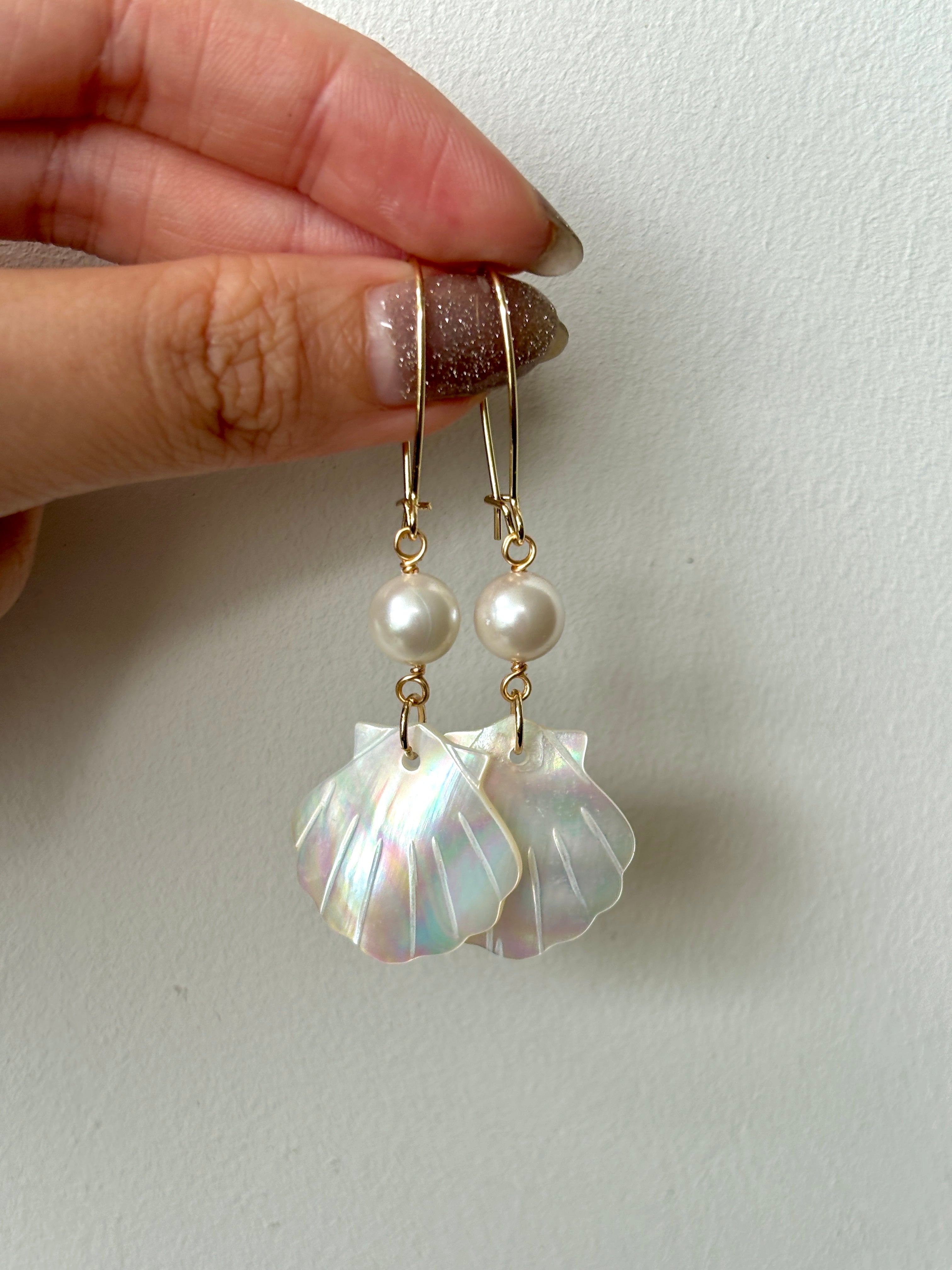 CUNCHA Seashell Earrings