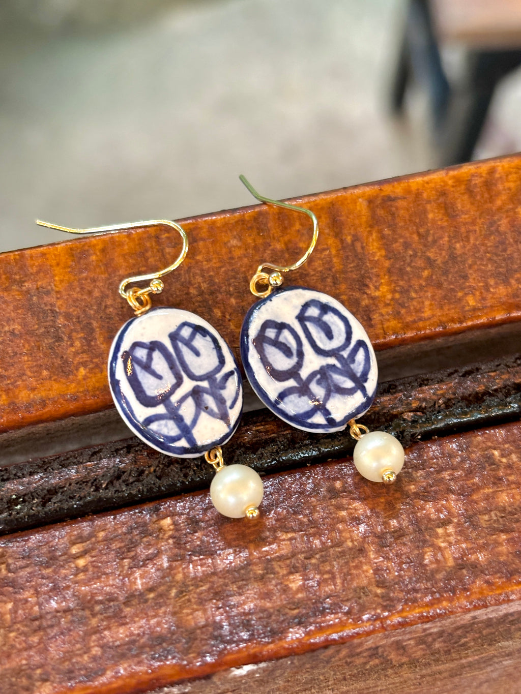 BENTE Ceramic Floral Earrings