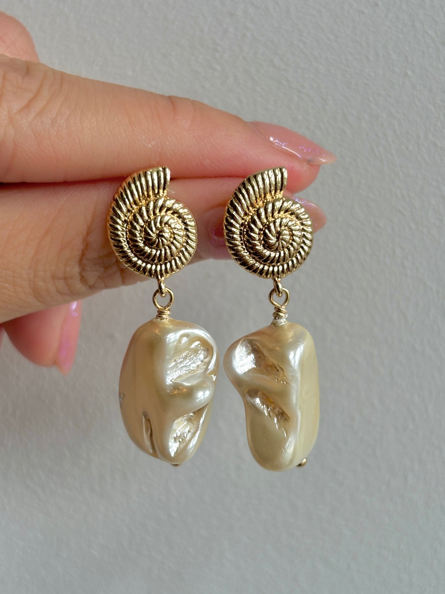 MARGO Pearl Earrings