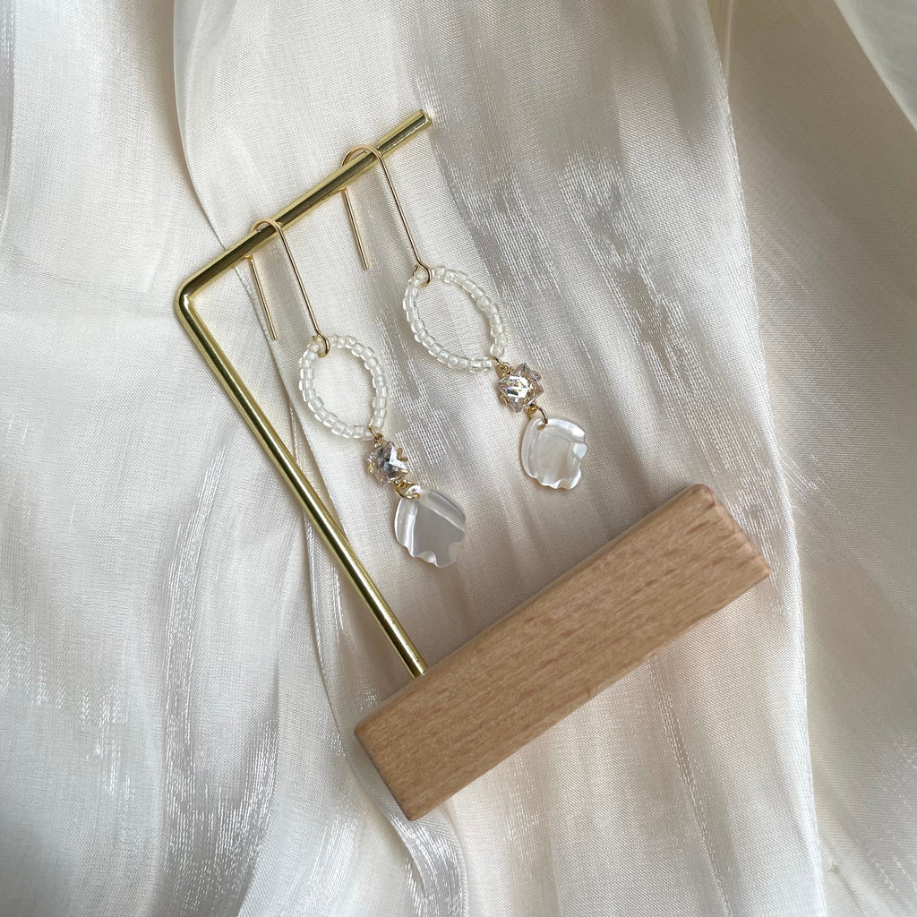 TRIOLET Natural Polished Shell Earrings