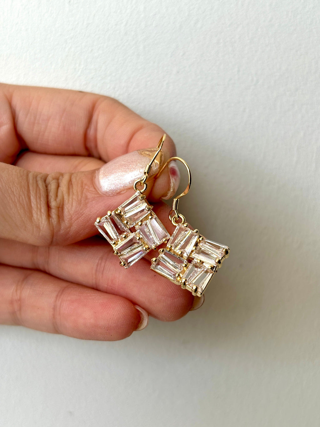 LOIS Cubic Zirconia Earrings