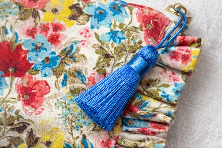 Blaire Frilly Pouch - Vintage Florals