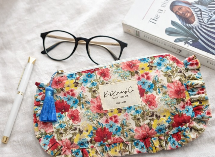 Blaire Frilly Pouch - Vintage Florals
